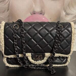 GG Black Quilted Chain Shoulder Bag